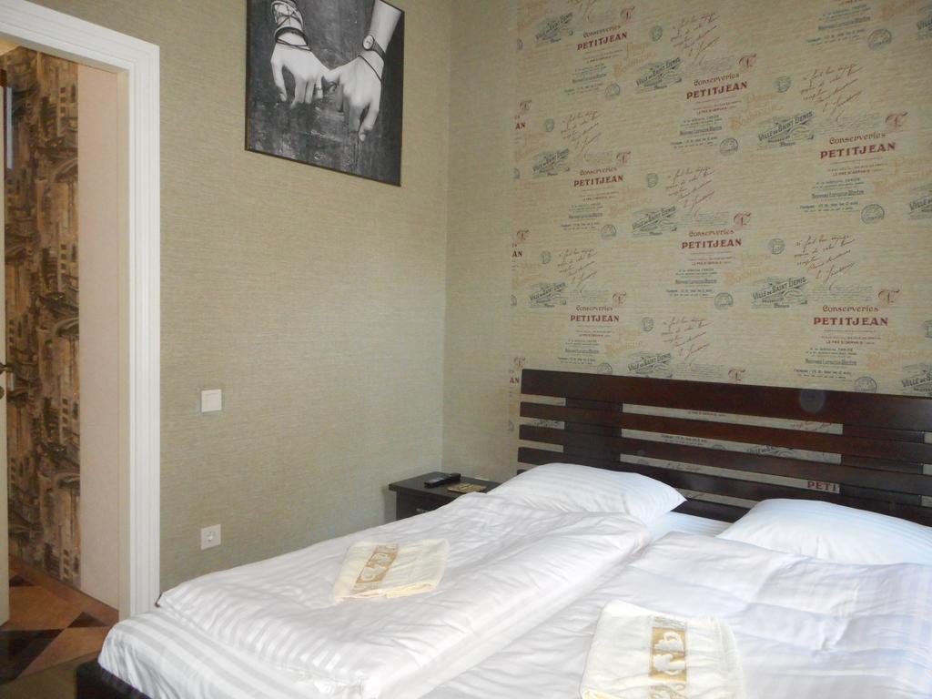 Hostel Q ,15 Хв До Жд Вокзалу Lviv Eksteriør bilde